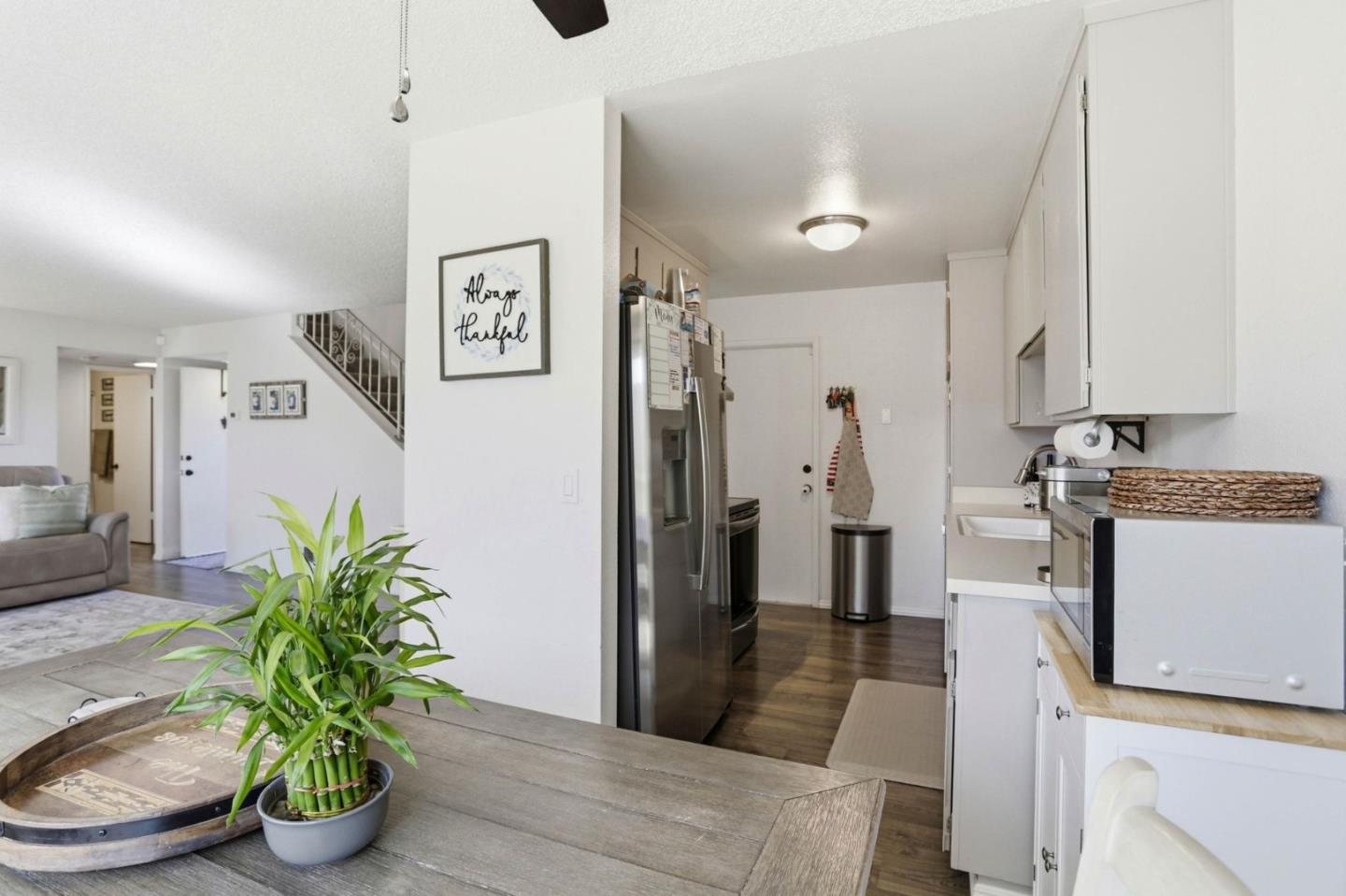 Detail Gallery Image 8 of 24 For 1075 Sherman Dr, Salinas,  CA 93907 - 3 Beds | 2 Baths