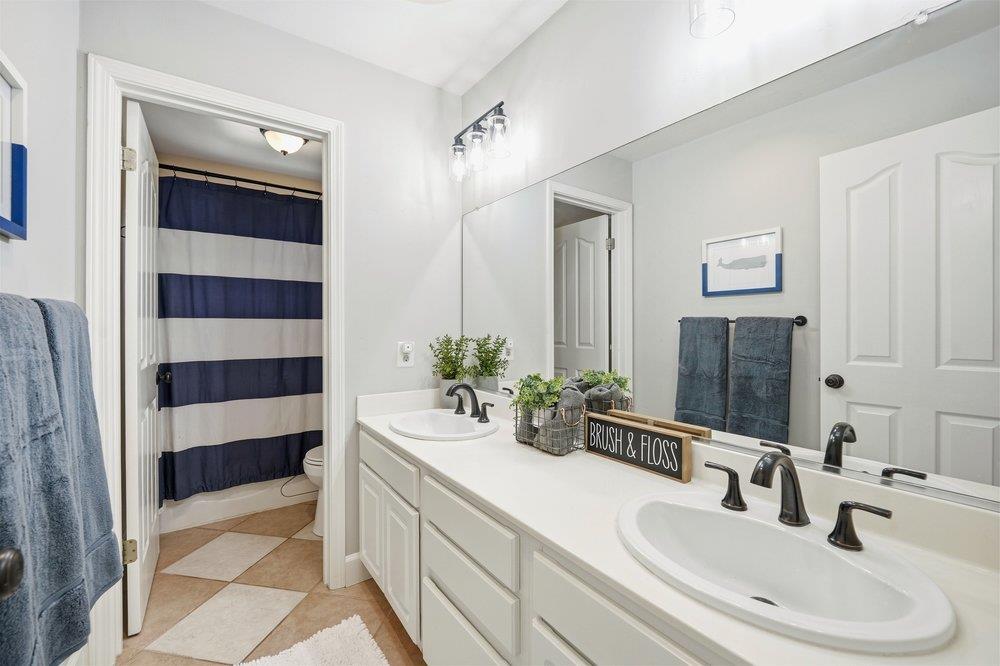 Detail Gallery Image 27 of 40 For 705 Barrett Ave, Morgan Hill,  CA 95037 - 4 Beds | 3 Baths