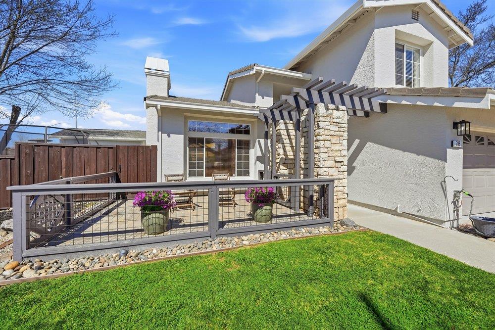 Detail Gallery Image 4 of 40 For 705 Barrett Ave, Morgan Hill,  CA 95037 - 4 Beds | 3 Baths