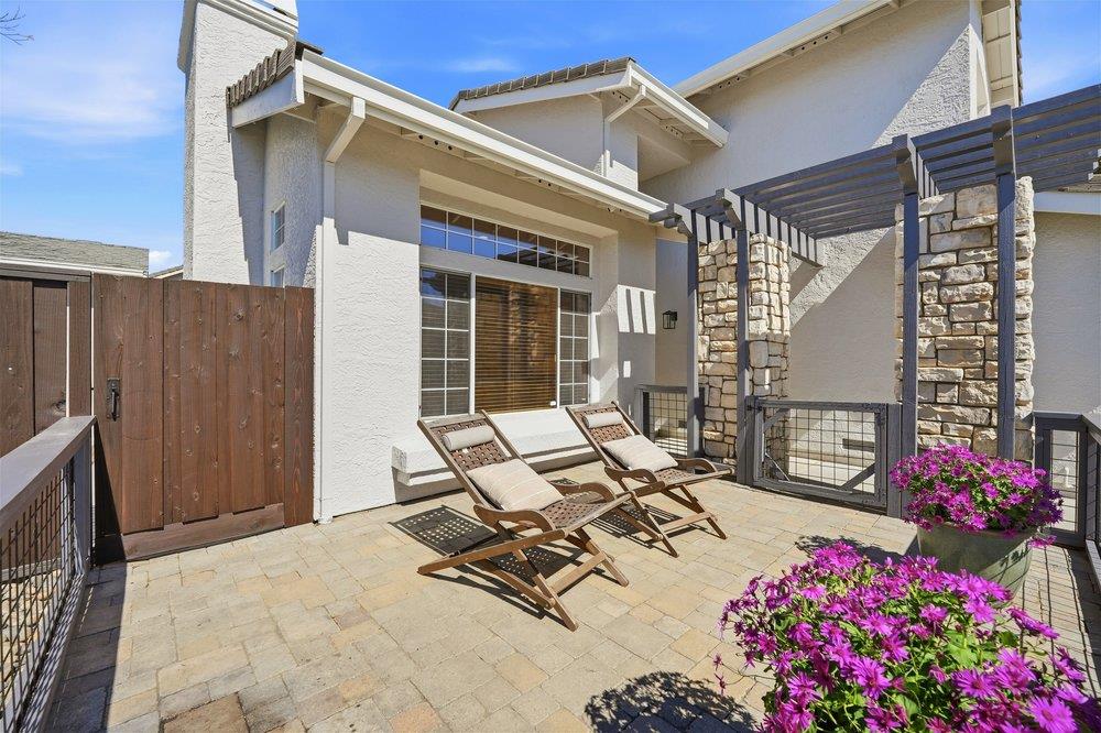 Detail Gallery Image 5 of 40 For 705 Barrett Ave, Morgan Hill,  CA 95037 - 4 Beds | 3 Baths