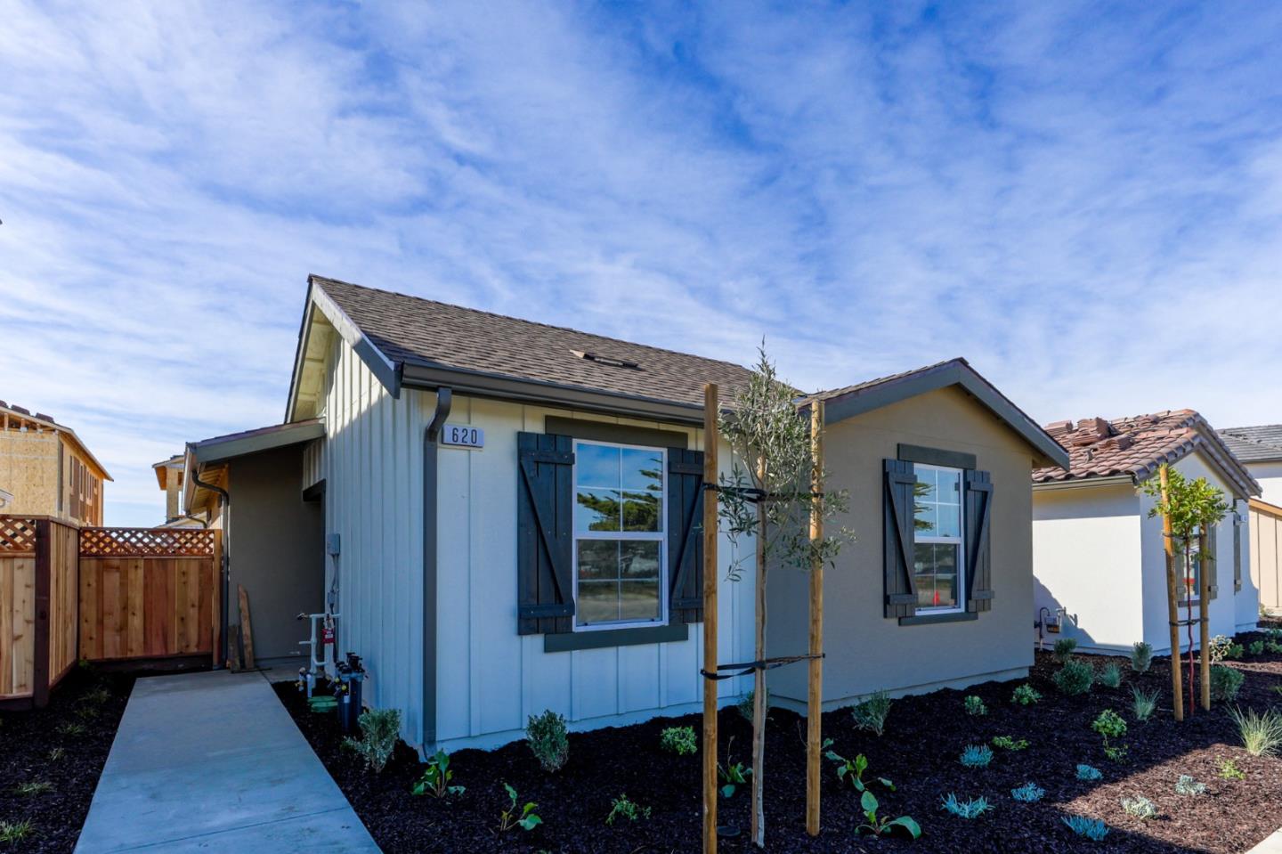 Detail Gallery Image 2 of 11 For 626 Carmel Ave, Marina,  CA 93933 - 2 Beds | 1 Baths