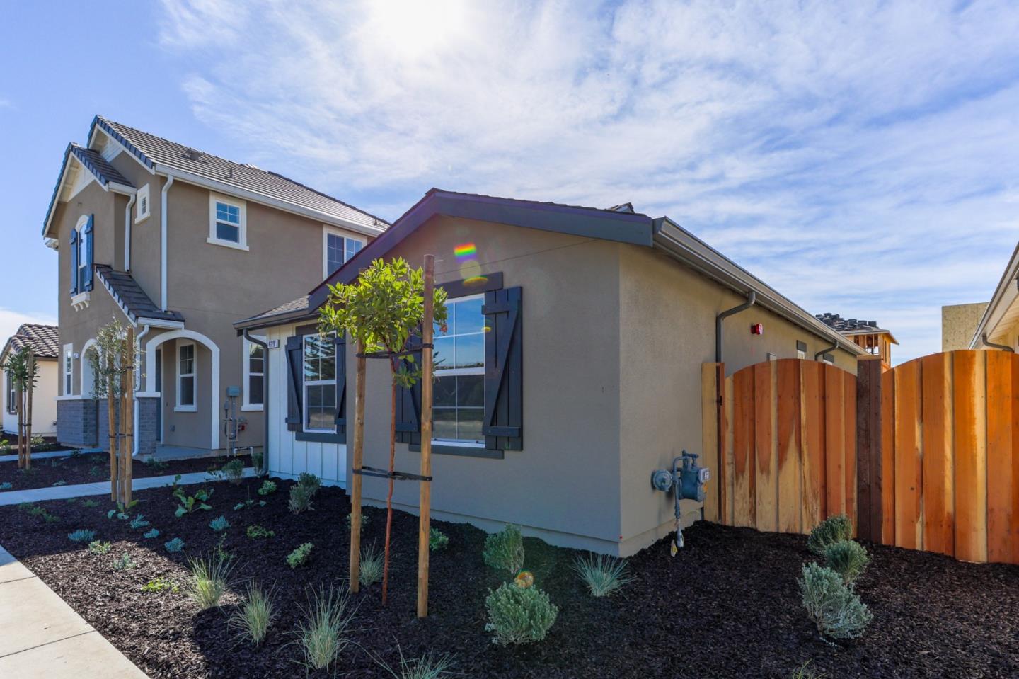 Detail Gallery Image 3 of 11 For 626 Carmel Ave, Marina,  CA 93933 - 2 Beds | 1 Baths