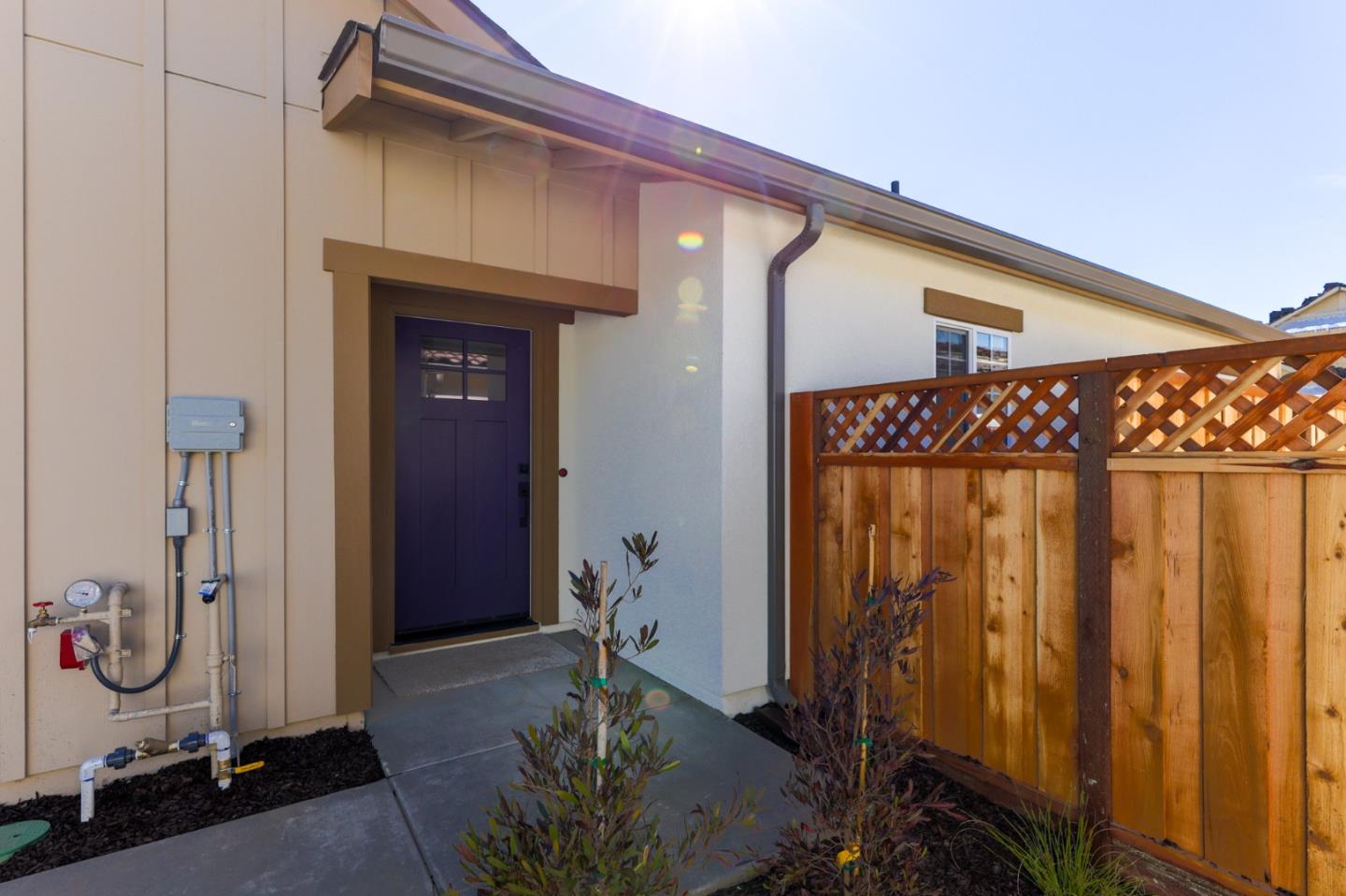 Detail Gallery Image 4 of 11 For 626 Carmel Ave, Marina,  CA 93933 - 2 Beds | 1 Baths