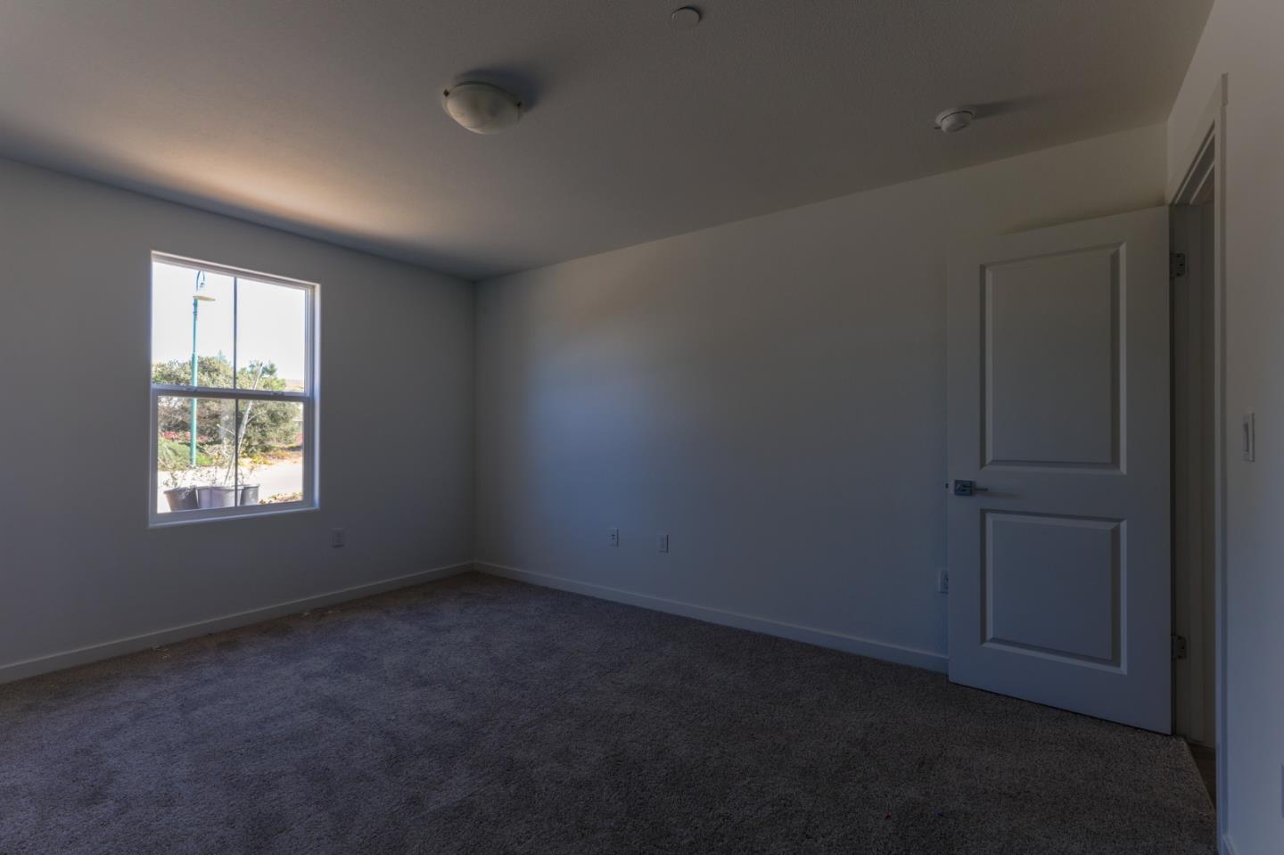 Detail Gallery Image 6 of 11 For 626 Carmel Ave, Marina,  CA 93933 - 2 Beds | 1 Baths
