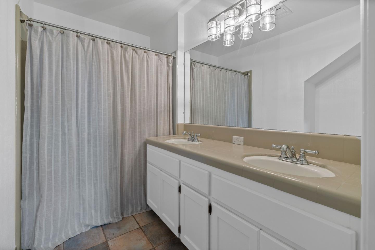 Detail Gallery Image 15 of 21 For 25435 Hutchinson Rd, Los Gatos,  CA 95033 - 4 Beds | 3 Baths