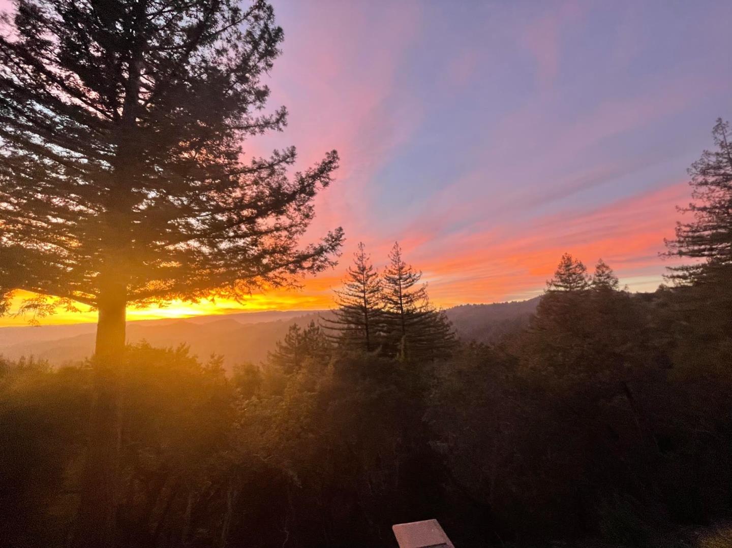 Detail Gallery Image 2 of 21 For 25435 Hutchinson Rd, Los Gatos,  CA 95033 - 4 Beds | 3 Baths