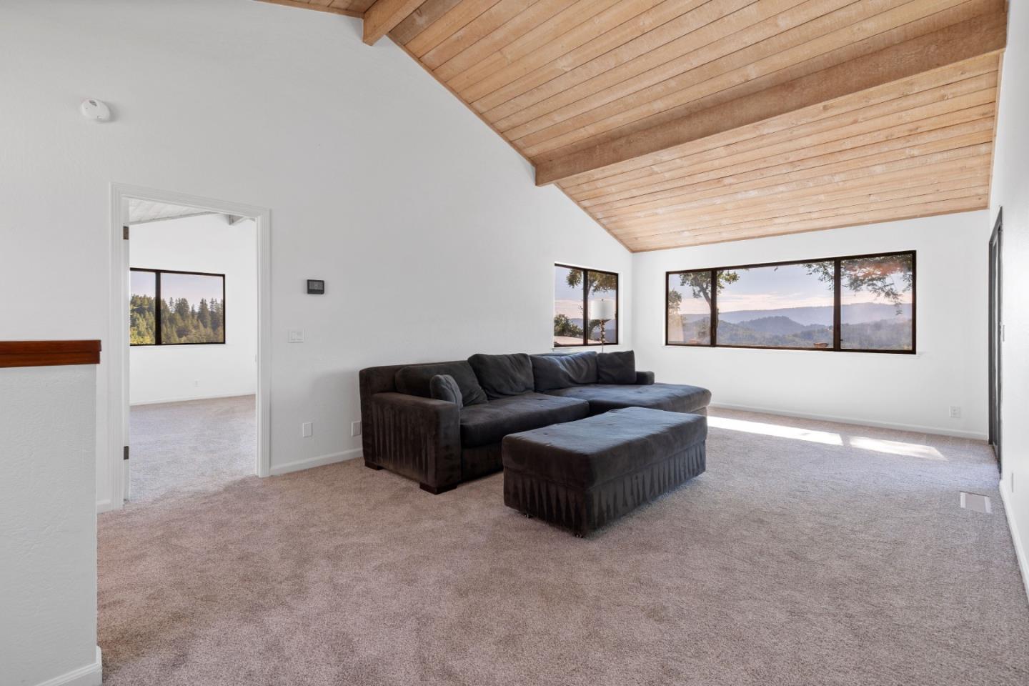 Detail Gallery Image 4 of 21 For 25435 Hutchinson Rd, Los Gatos,  CA 95033 - 4 Beds | 3 Baths