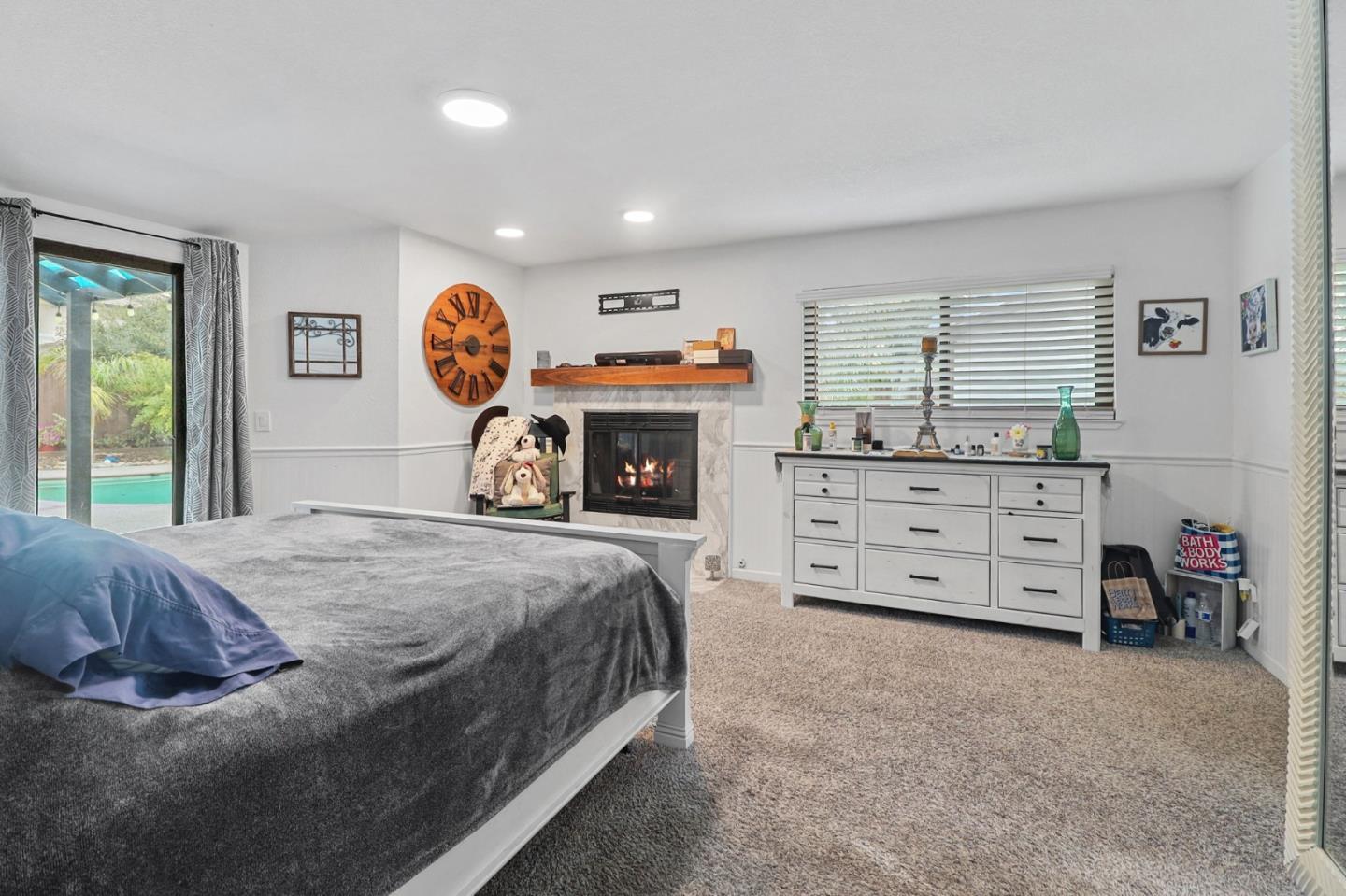 Detail Gallery Image 12 of 23 For 841 Calais Dr, Hollister,  CA 95023 - 4 Beds | 2/1 Baths