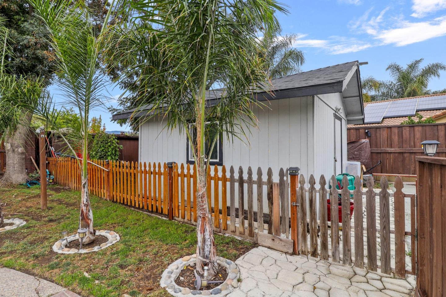 Detail Gallery Image 18 of 23 For 841 Calais Dr, Hollister,  CA 95023 - 4 Beds | 2/1 Baths