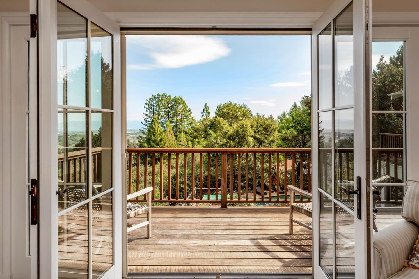 Detail Gallery Image 14 of 24 For 950 Espinosa Rd, Woodside,  CA 94062 - 4 Beds | 3/1 Baths