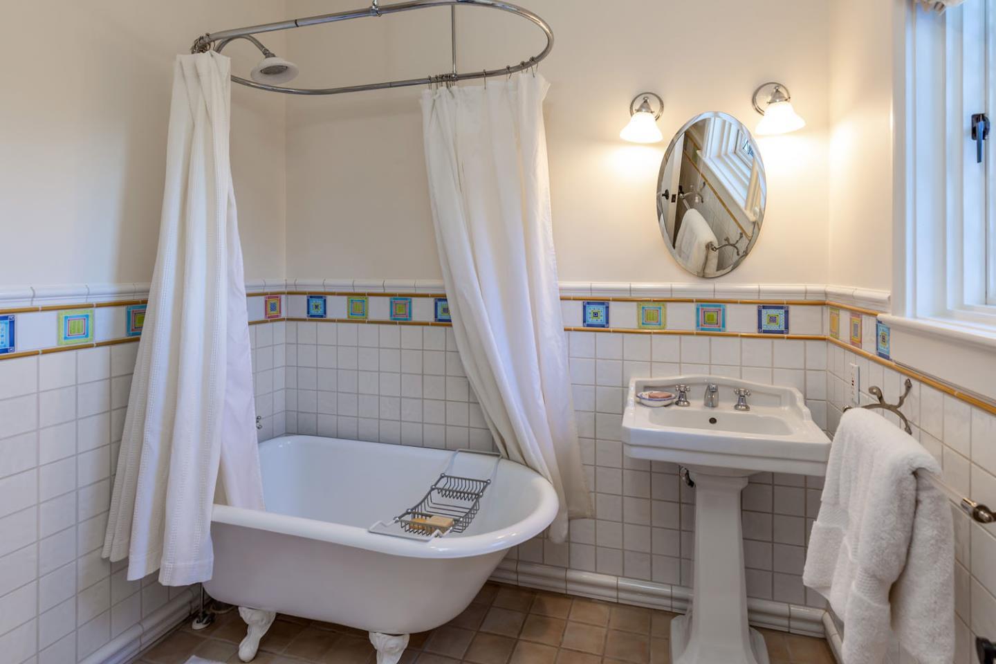 Detail Gallery Image 20 of 24 For 950 Espinosa Rd, Woodside,  CA 94062 - 4 Beds | 3/1 Baths