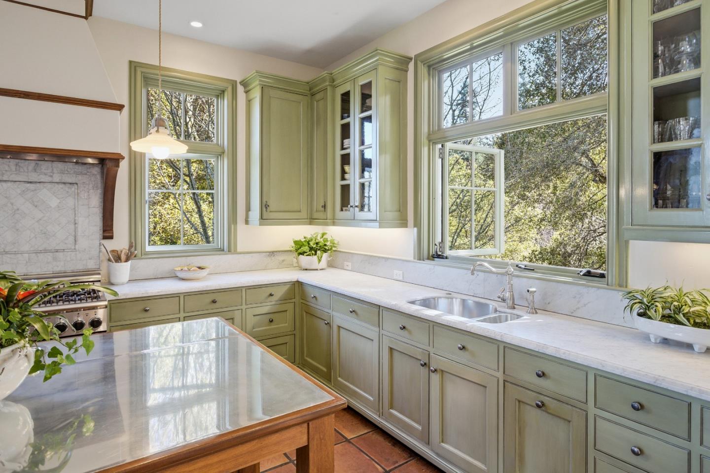 Detail Gallery Image 9 of 24 For 950 Espinosa Rd, Woodside,  CA 94062 - 4 Beds | 3/1 Baths