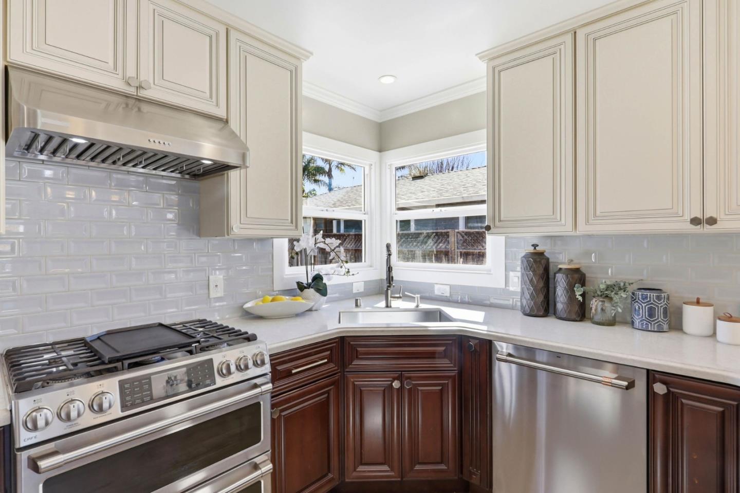 Detail Gallery Image 12 of 48 For 216 Douglane Ave, Santa Clara,  CA 95050 - 4 Beds | 3 Baths