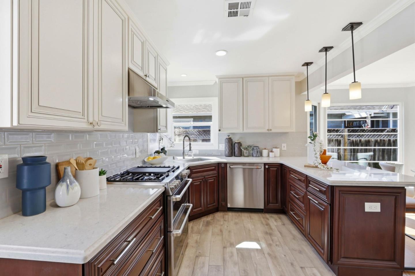 Detail Gallery Image 14 of 48 For 216 Douglane Ave, Santa Clara,  CA 95050 - 4 Beds | 3 Baths