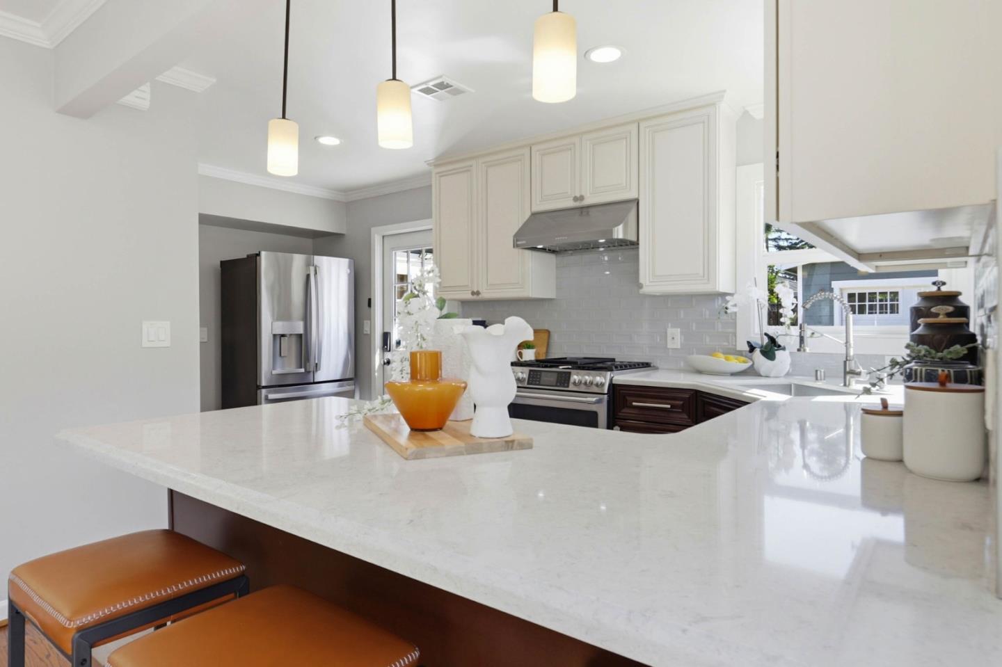 Detail Gallery Image 15 of 48 For 216 Douglane Ave, Santa Clara,  CA 95050 - 4 Beds | 3 Baths