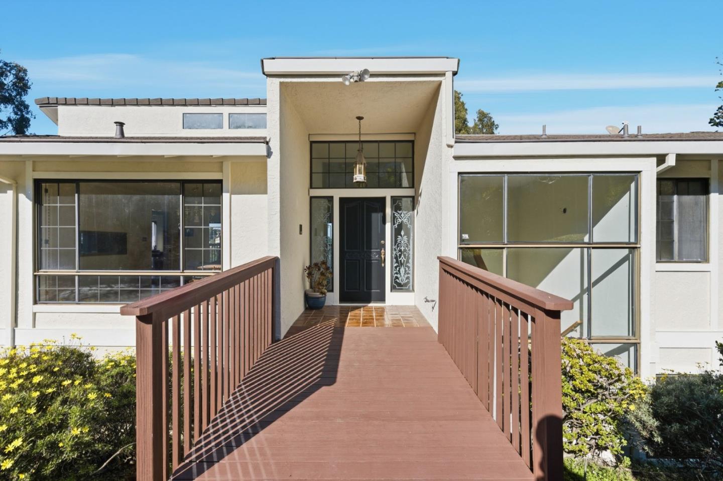 Detail Gallery Image 10 of 87 For 2734 Summit Dr, Burlingame,  CA 94010 - 3 Beds | 3 Baths