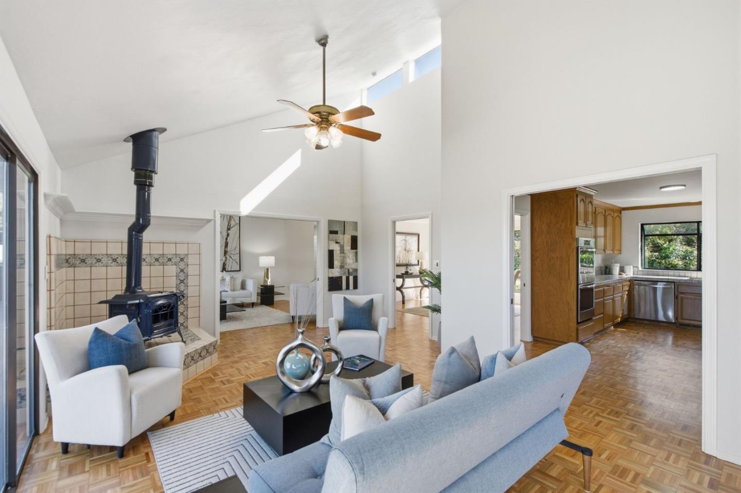 Detail Gallery Image 21 of 87 For 2734 Summit Dr, Burlingame,  CA 94010 - 3 Beds | 3 Baths