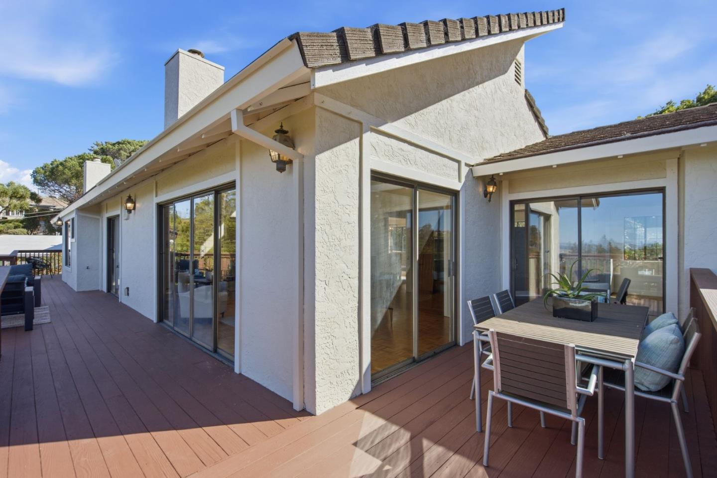 Detail Gallery Image 22 of 87 For 2734 Summit Dr, Burlingame,  CA 94010 - 3 Beds | 3 Baths