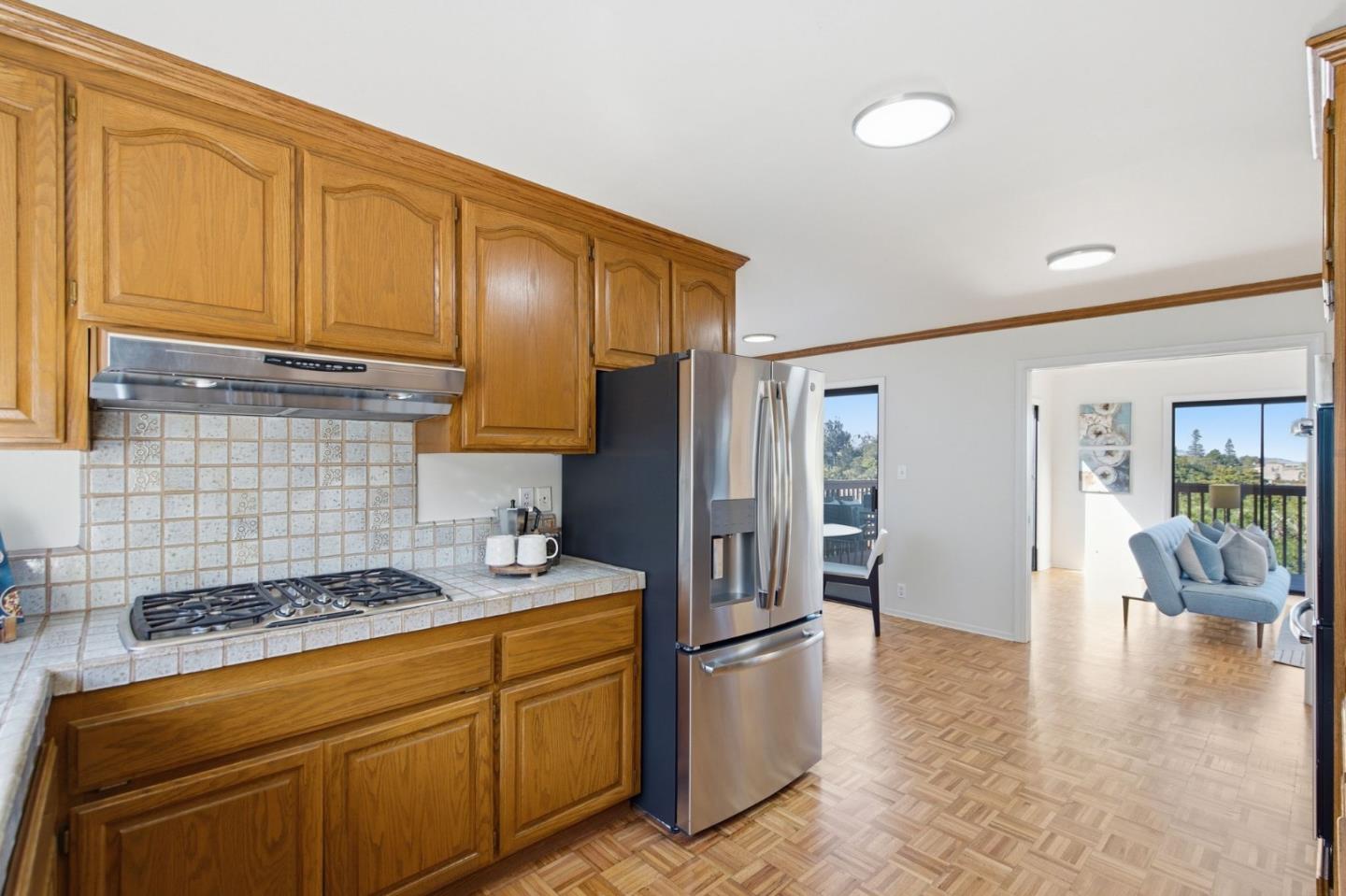 Detail Gallery Image 28 of 87 For 2734 Summit Dr, Burlingame,  CA 94010 - 3 Beds | 3 Baths