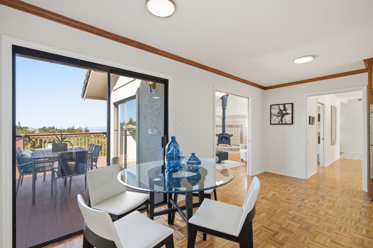 Detail Gallery Image 31 of 87 For 2734 Summit Dr, Burlingame,  CA 94010 - 3 Beds | 3 Baths