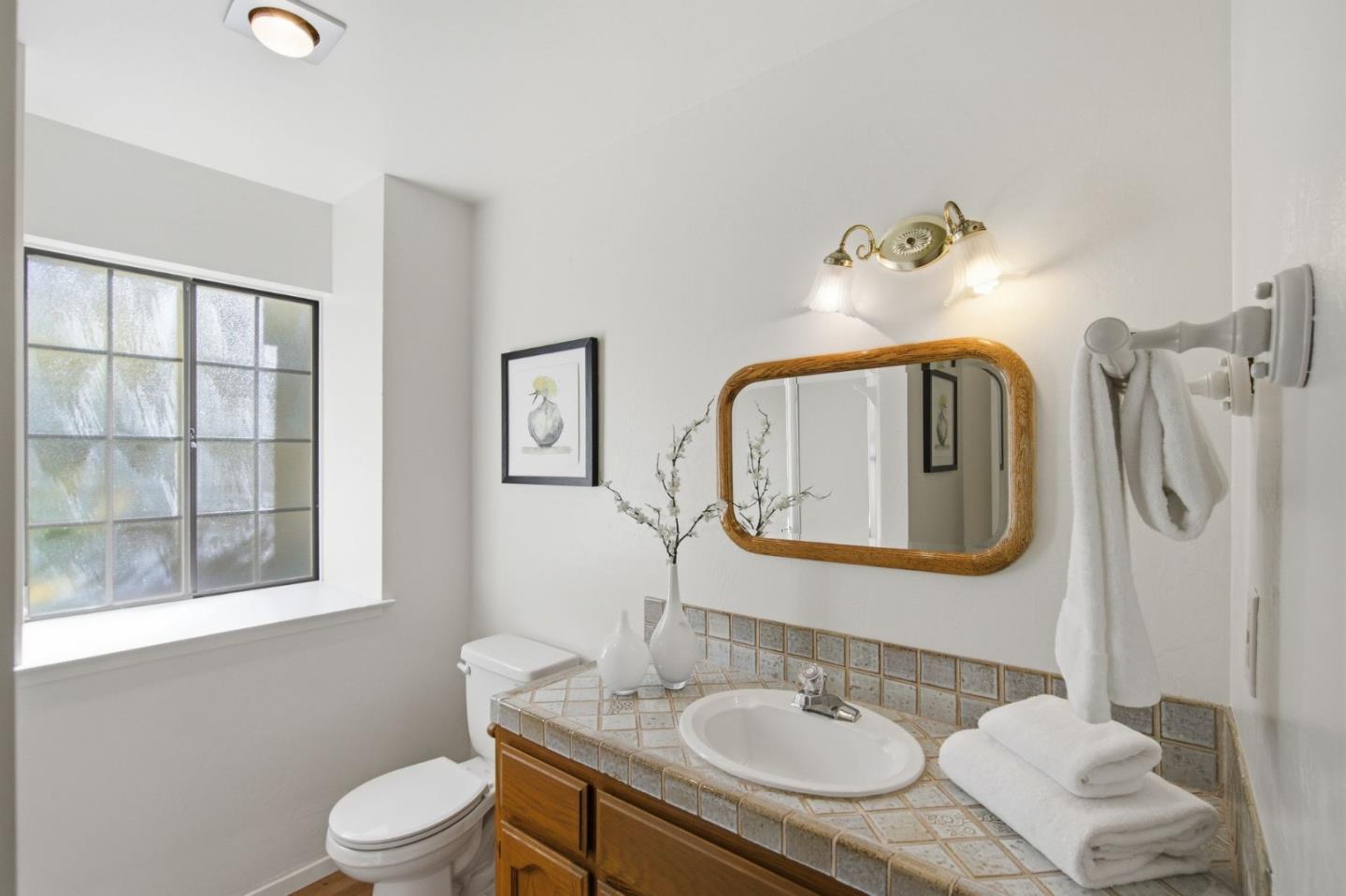 Detail Gallery Image 35 of 87 For 2734 Summit Dr, Burlingame,  CA 94010 - 3 Beds | 3 Baths