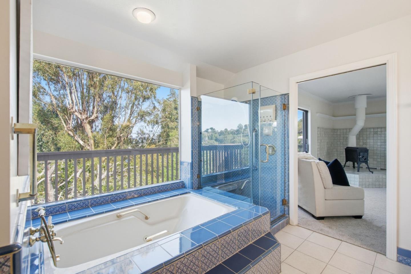 Detail Gallery Image 38 of 87 For 2734 Summit Dr, Burlingame,  CA 94010 - 3 Beds | 3 Baths