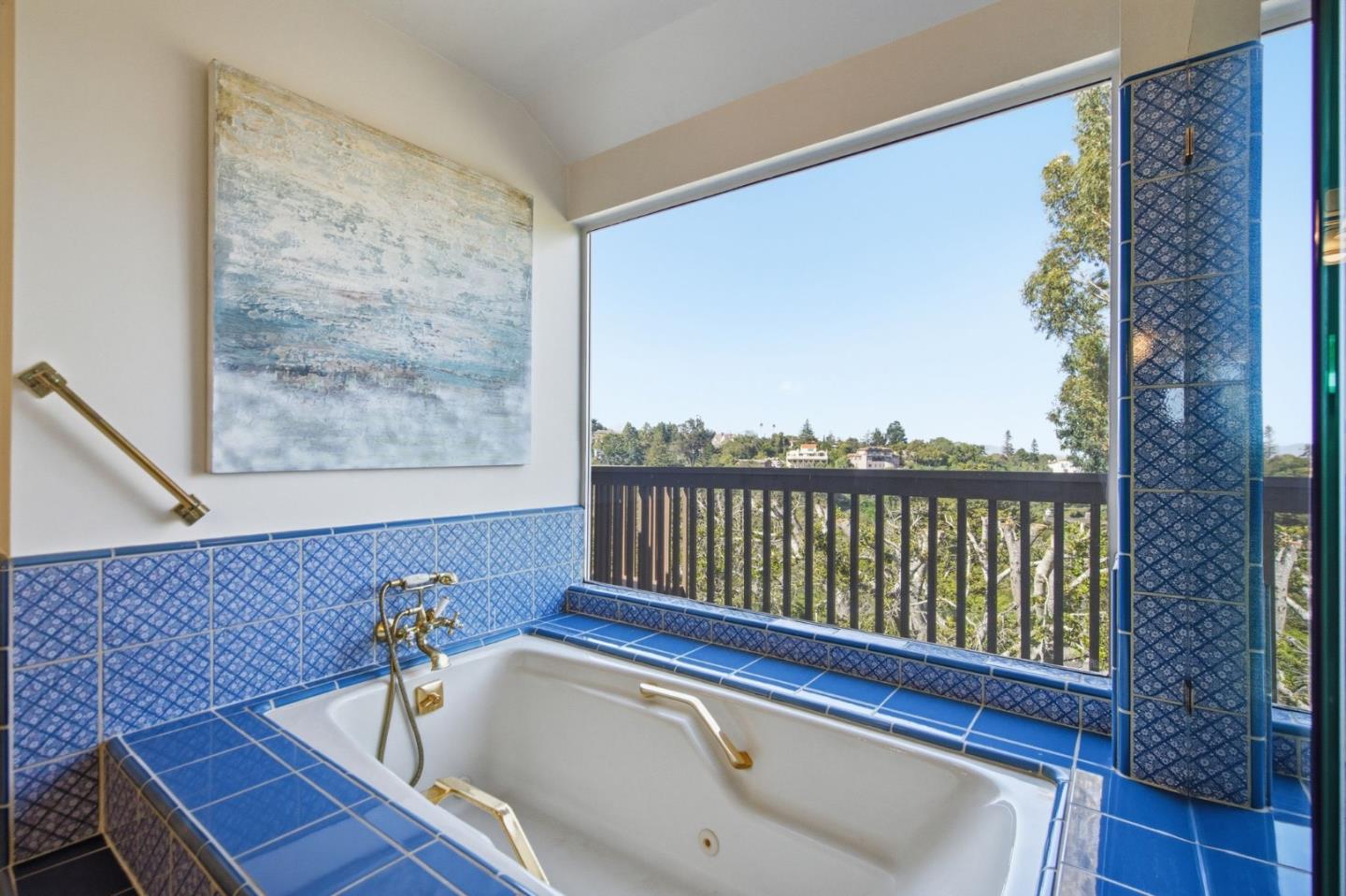 Detail Gallery Image 39 of 87 For 2734 Summit Dr, Burlingame,  CA 94010 - 3 Beds | 3 Baths