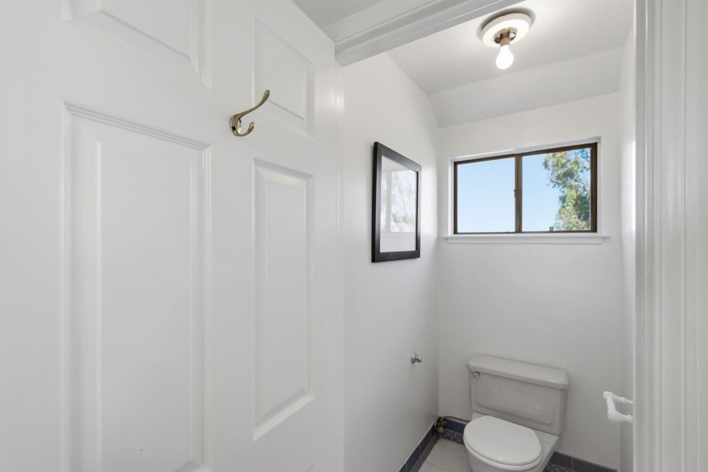 Detail Gallery Image 41 of 87 For 2734 Summit Dr, Burlingame,  CA 94010 - 3 Beds | 3 Baths