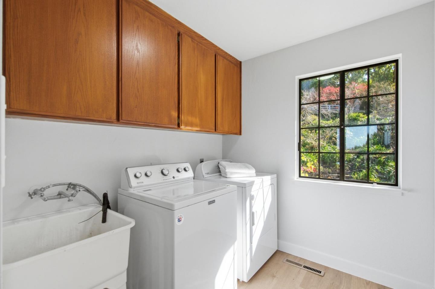 Detail Gallery Image 46 of 87 For 2734 Summit Dr, Burlingame,  CA 94010 - 3 Beds | 3 Baths