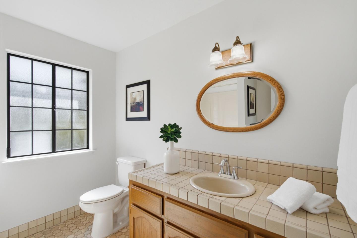 Detail Gallery Image 62 of 87 For 2734 Summit Dr, Burlingame,  CA 94010 - 3 Beds | 3 Baths