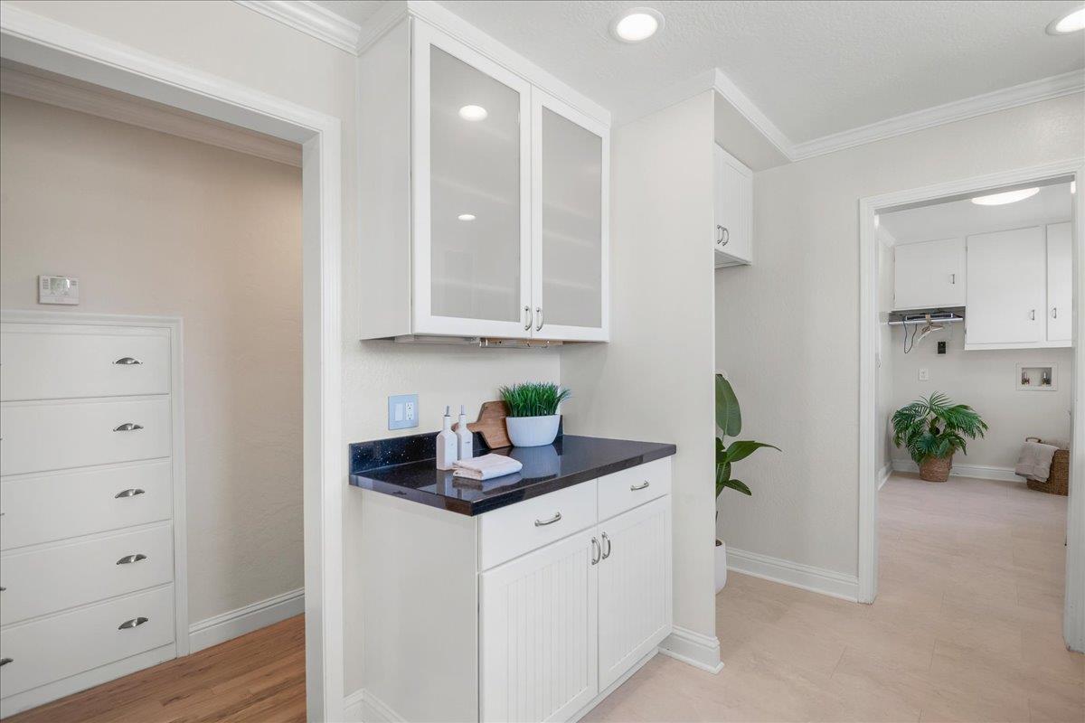 Detail Gallery Image 15 of 27 For 1105 Oak Ave, Redwood City,  CA 94061 - 2 Beds | 1 Baths