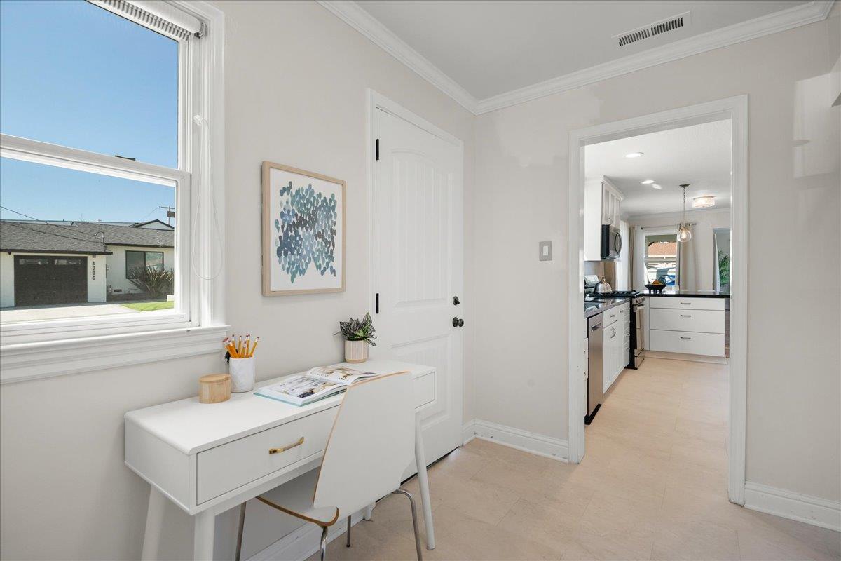 Detail Gallery Image 17 of 27 For 1105 Oak Ave, Redwood City,  CA 94061 - 2 Beds | 1 Baths