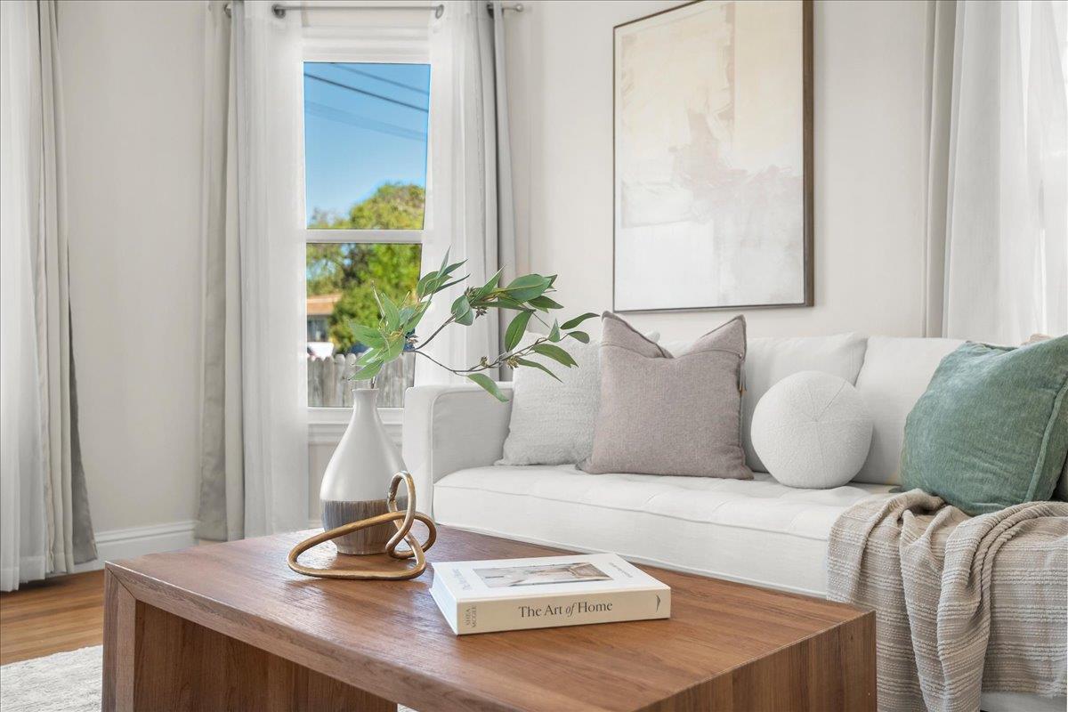 Detail Gallery Image 6 of 27 For 1105 Oak Ave, Redwood City,  CA 94061 - 2 Beds | 1 Baths