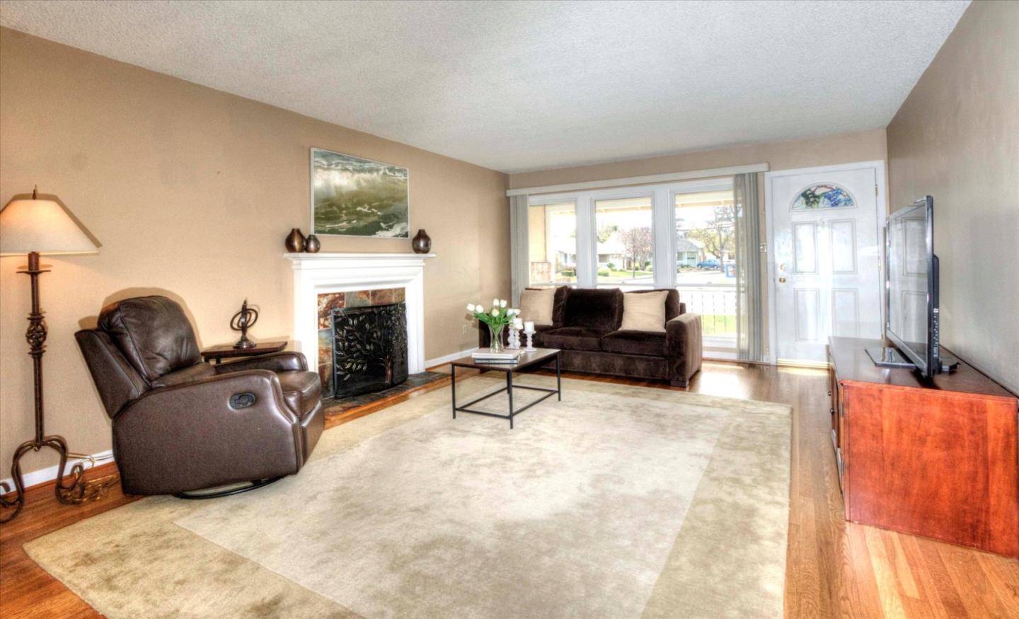 Detail Gallery Image 4 of 18 For 1523 Virginia Ave, Redwood City,  CA 94061 - 3 Beds | 1 Baths