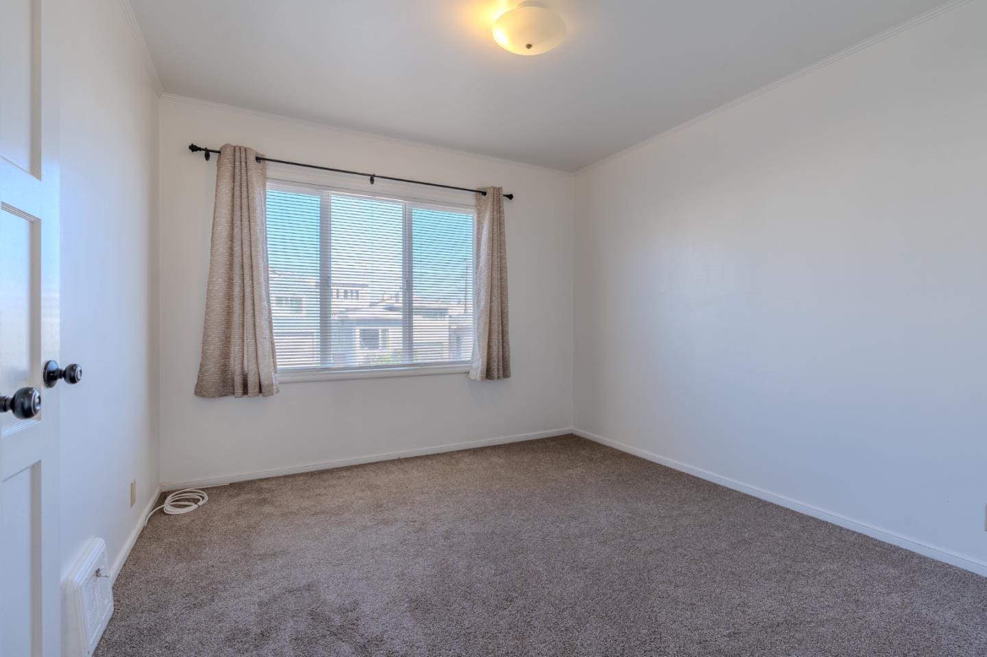 Detail Gallery Image 12 of 13 For 35 Fairlawn Ave, Daly City,  CA 94015 - 2 Beds | 1 Baths