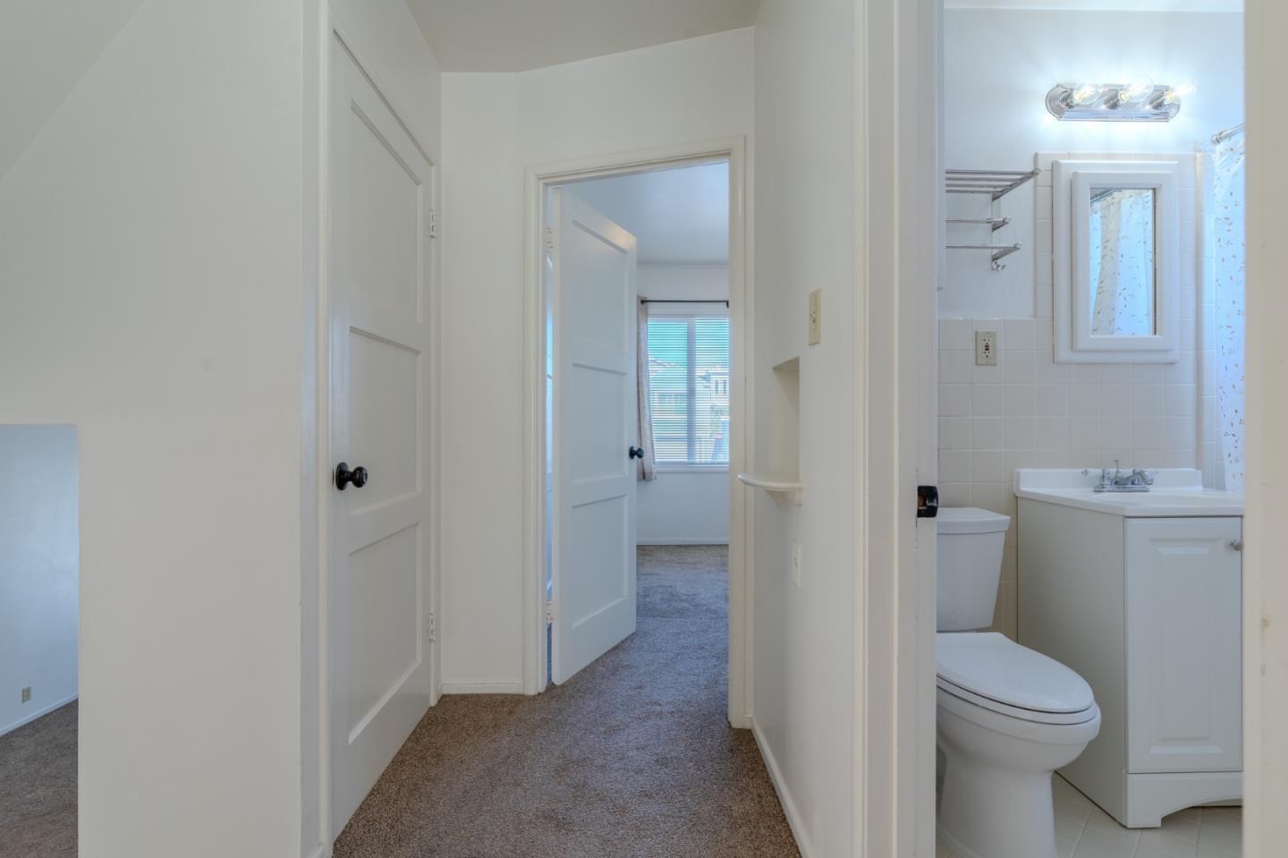 Detail Gallery Image 9 of 13 For 35 Fairlawn Ave, Daly City,  CA 94015 - 2 Beds | 1 Baths