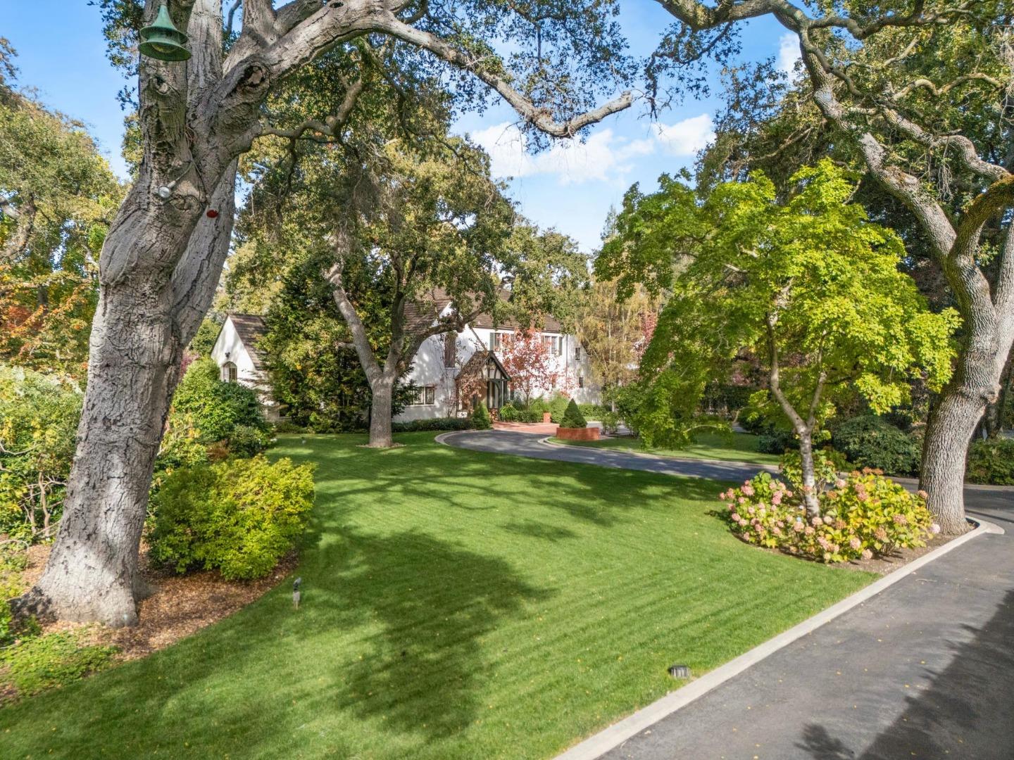 Detail Gallery Image 2 of 75 For 53 Mccormick Ln, Atherton,  CA 94027 - 6 Beds | 4/2 Baths