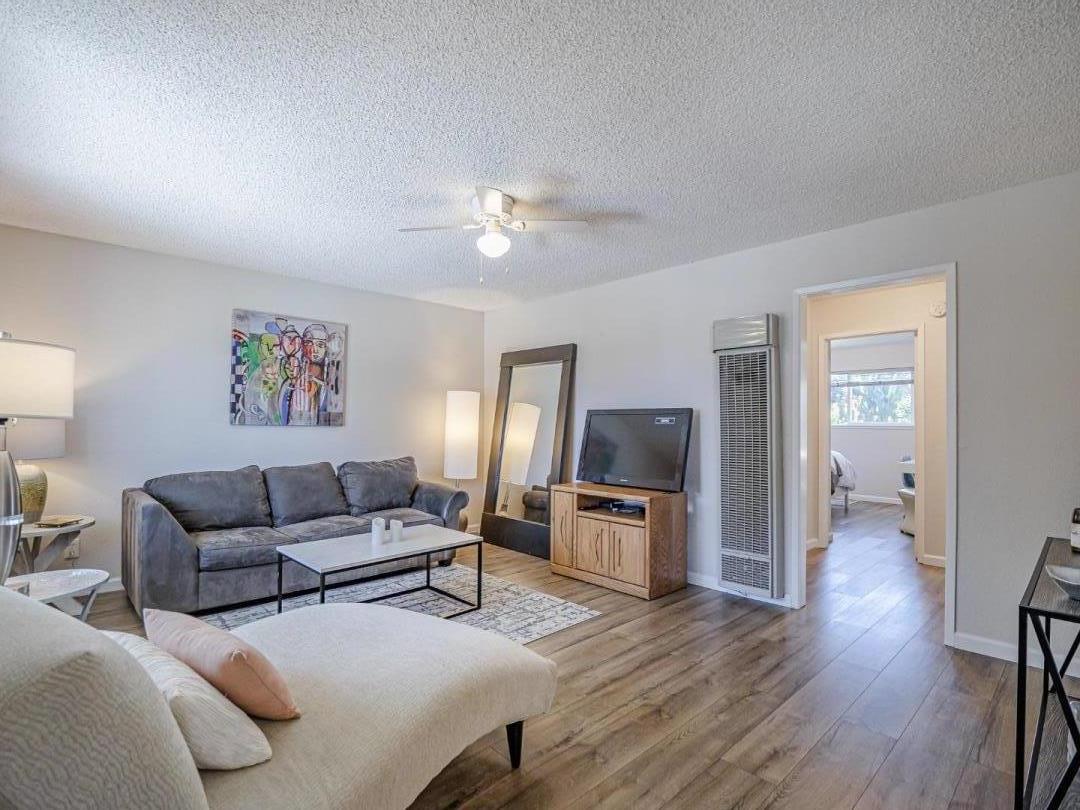 Detail Gallery Image 4 of 30 For 569 Cedar Dr, Watsonville,  CA 95076 - 2 Beds | 1 Baths