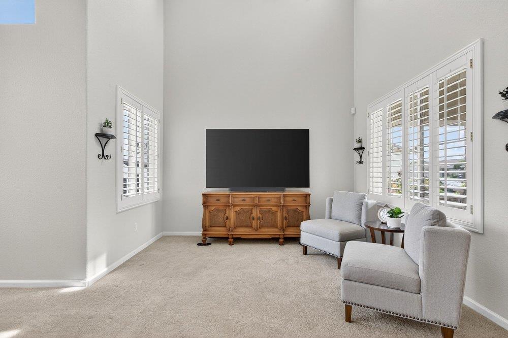 Detail Gallery Image 12 of 49 For 730 Calais Dr, Hollister,  CA 95023 - 4 Beds | 3 Baths