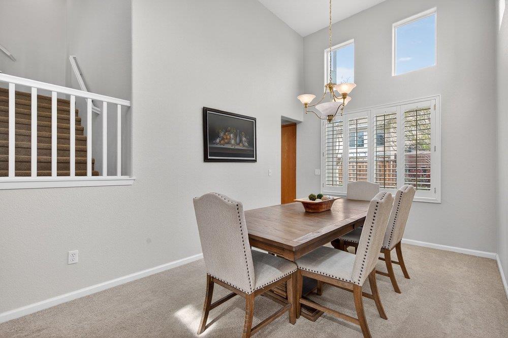 Detail Gallery Image 14 of 49 For 730 Calais Dr, Hollister,  CA 95023 - 4 Beds | 3 Baths