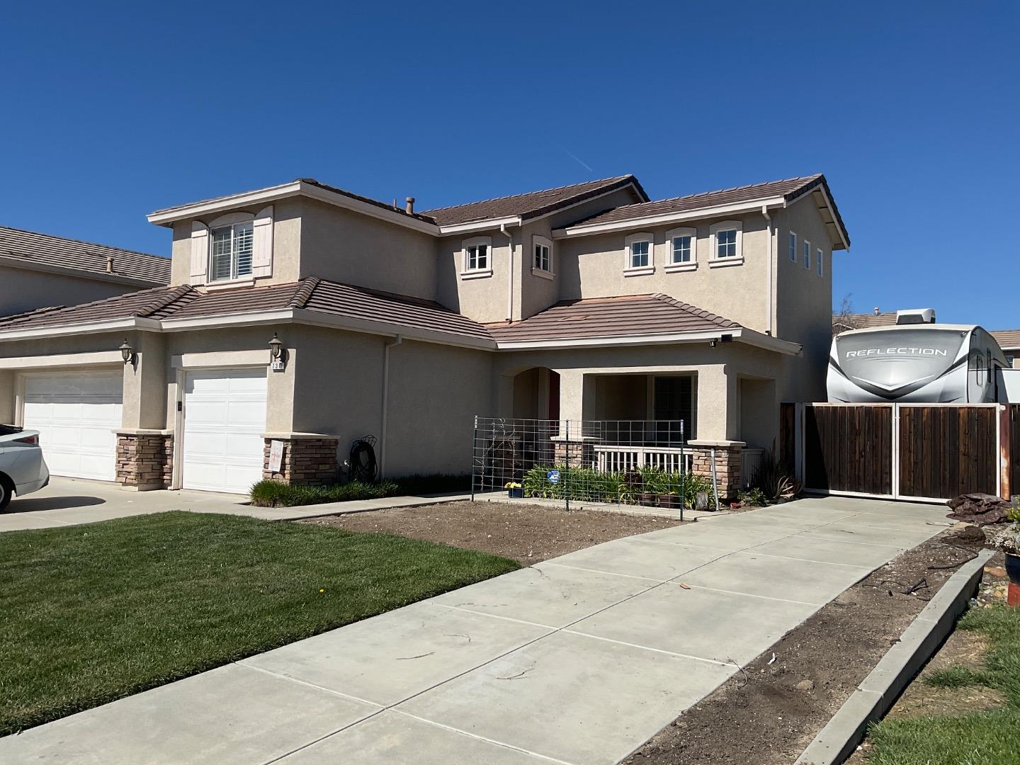 Detail Gallery Image 2 of 2 For 730 Calais Dr, Hollister,  CA 95023 - 4 Beds | 3 Baths