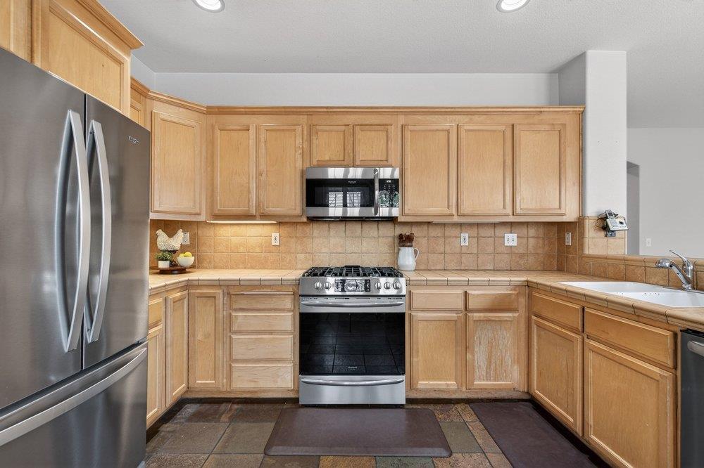 Detail Gallery Image 25 of 49 For 730 Calais Dr, Hollister,  CA 95023 - 4 Beds | 3 Baths