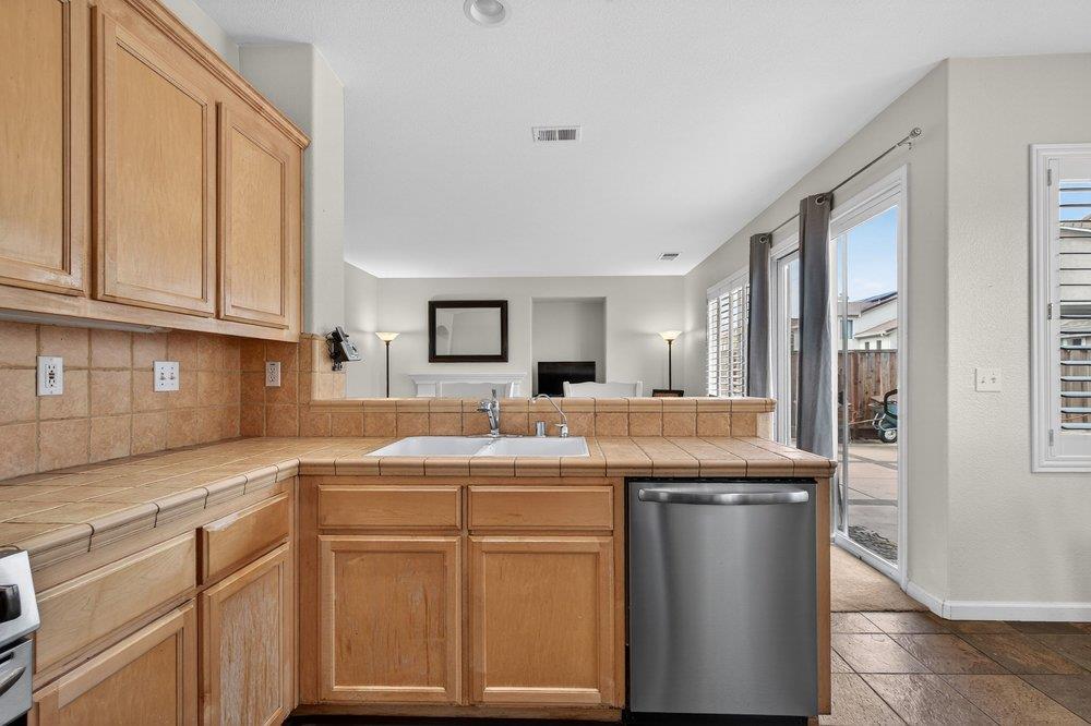 Detail Gallery Image 26 of 49 For 730 Calais Dr, Hollister,  CA 95023 - 4 Beds | 3 Baths