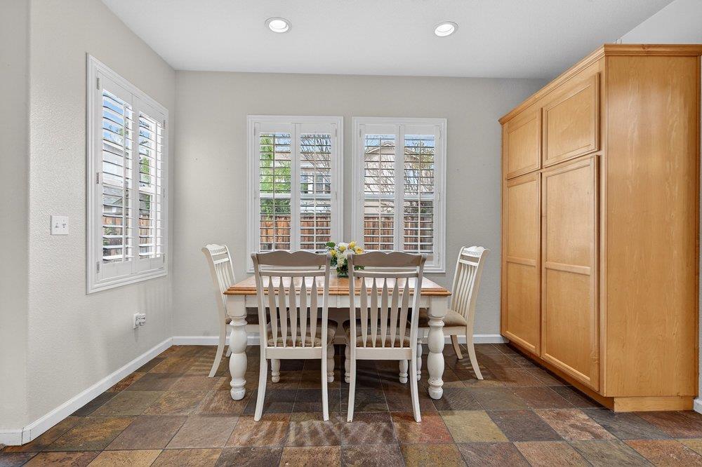 Detail Gallery Image 27 of 49 For 730 Calais Dr, Hollister,  CA 95023 - 4 Beds | 3 Baths