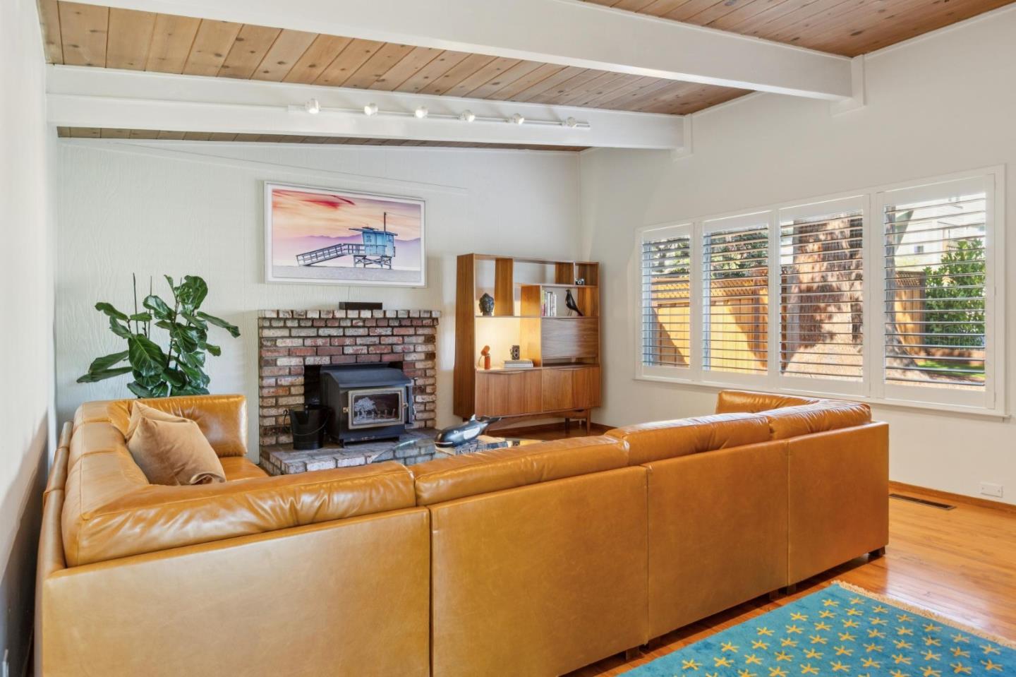 Detail Gallery Image 10 of 36 For 355 San Carlos Ave, El Granada,  CA 94018 - 3 Beds | 2 Baths