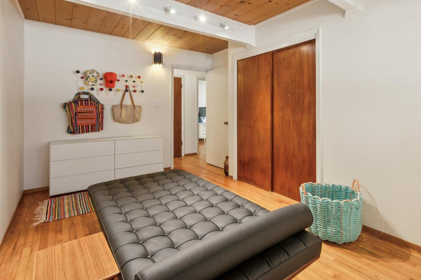 Detail Gallery Image 24 of 36 For 355 San Carlos Ave, El Granada,  CA 94018 - 3 Beds | 2 Baths