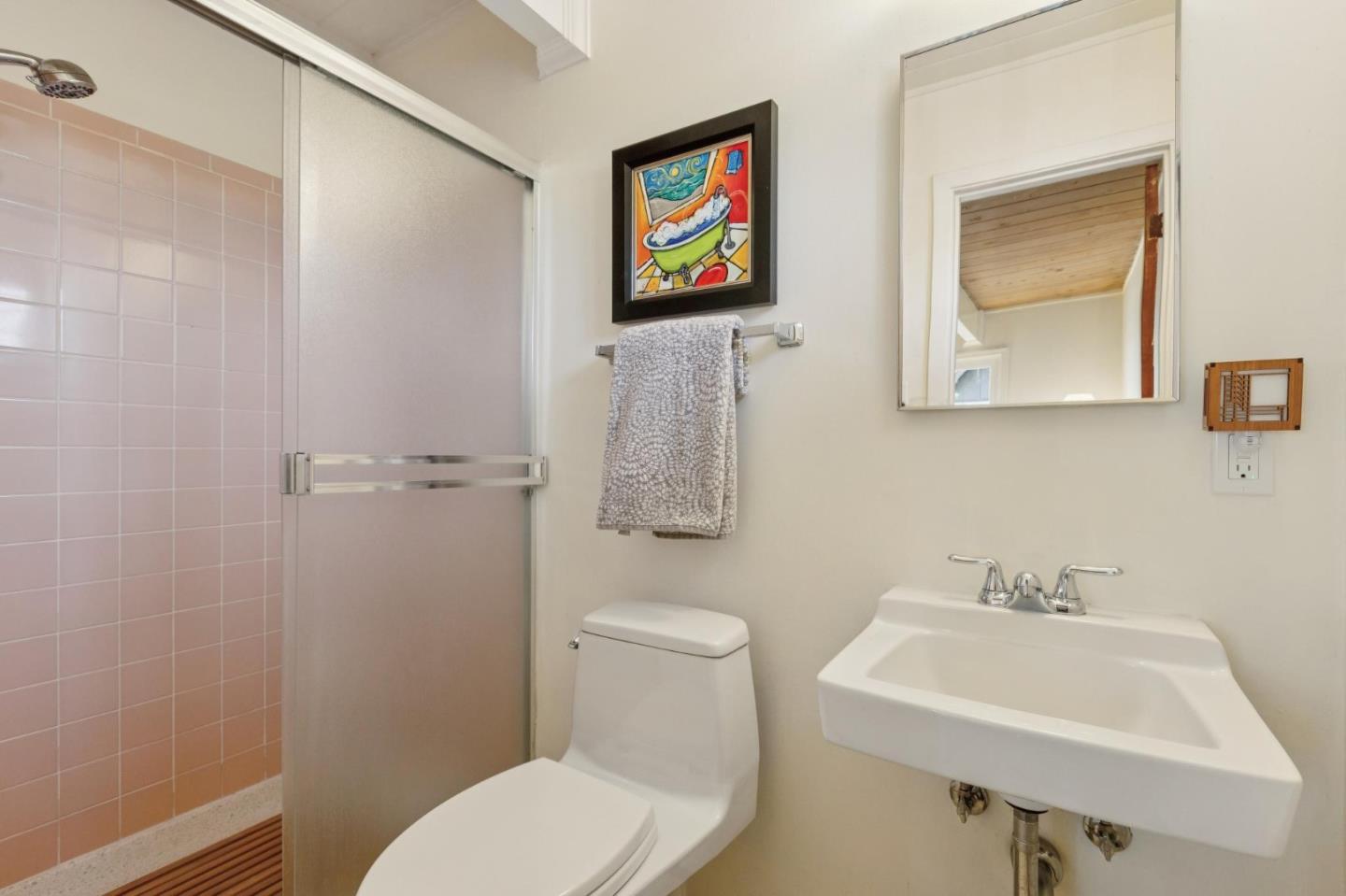 Detail Gallery Image 26 of 36 For 355 San Carlos Ave, El Granada,  CA 94018 - 3 Beds | 2 Baths