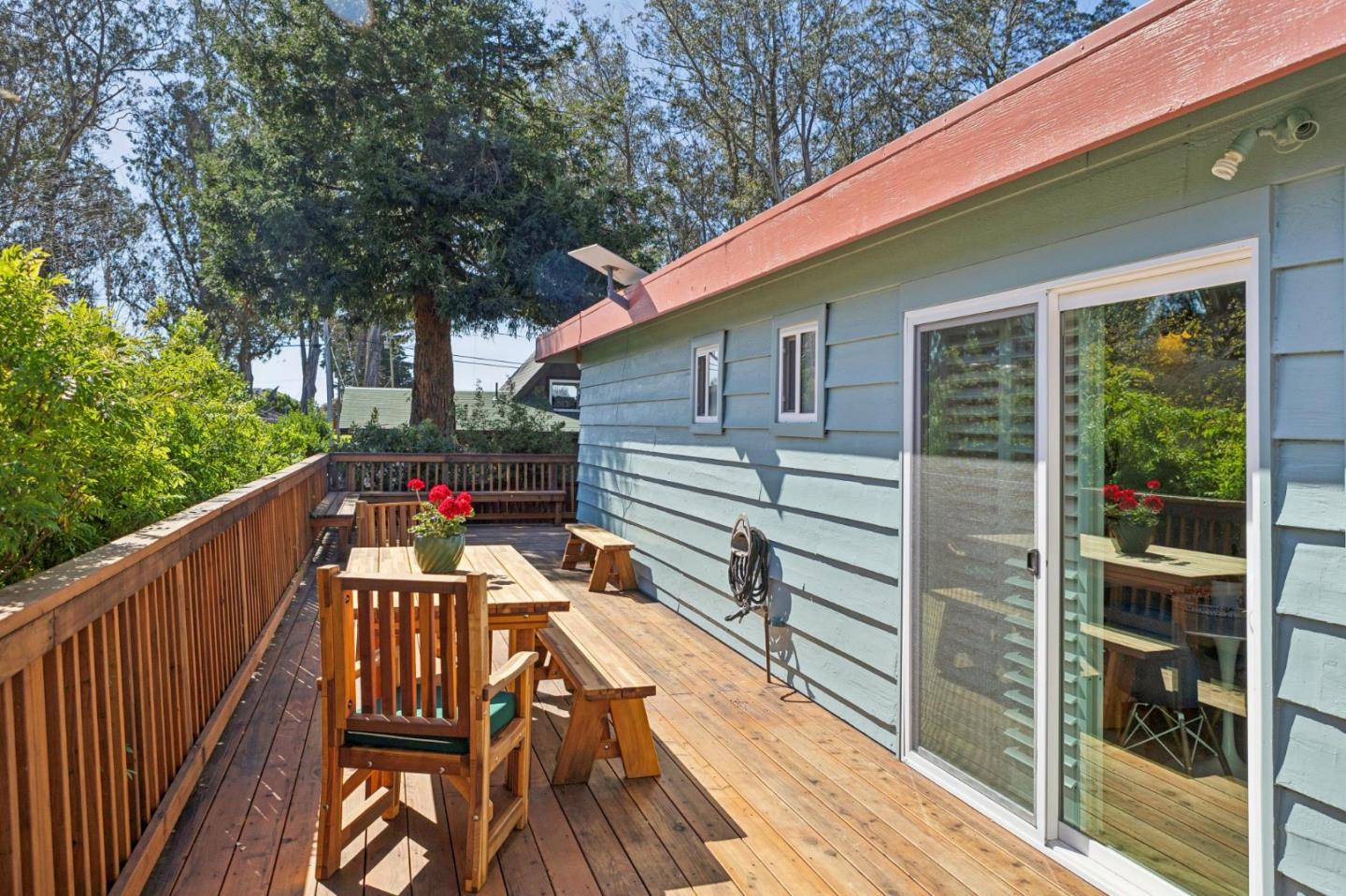 Detail Gallery Image 28 of 36 For 355 San Carlos Ave, El Granada,  CA 94018 - 3 Beds | 2 Baths