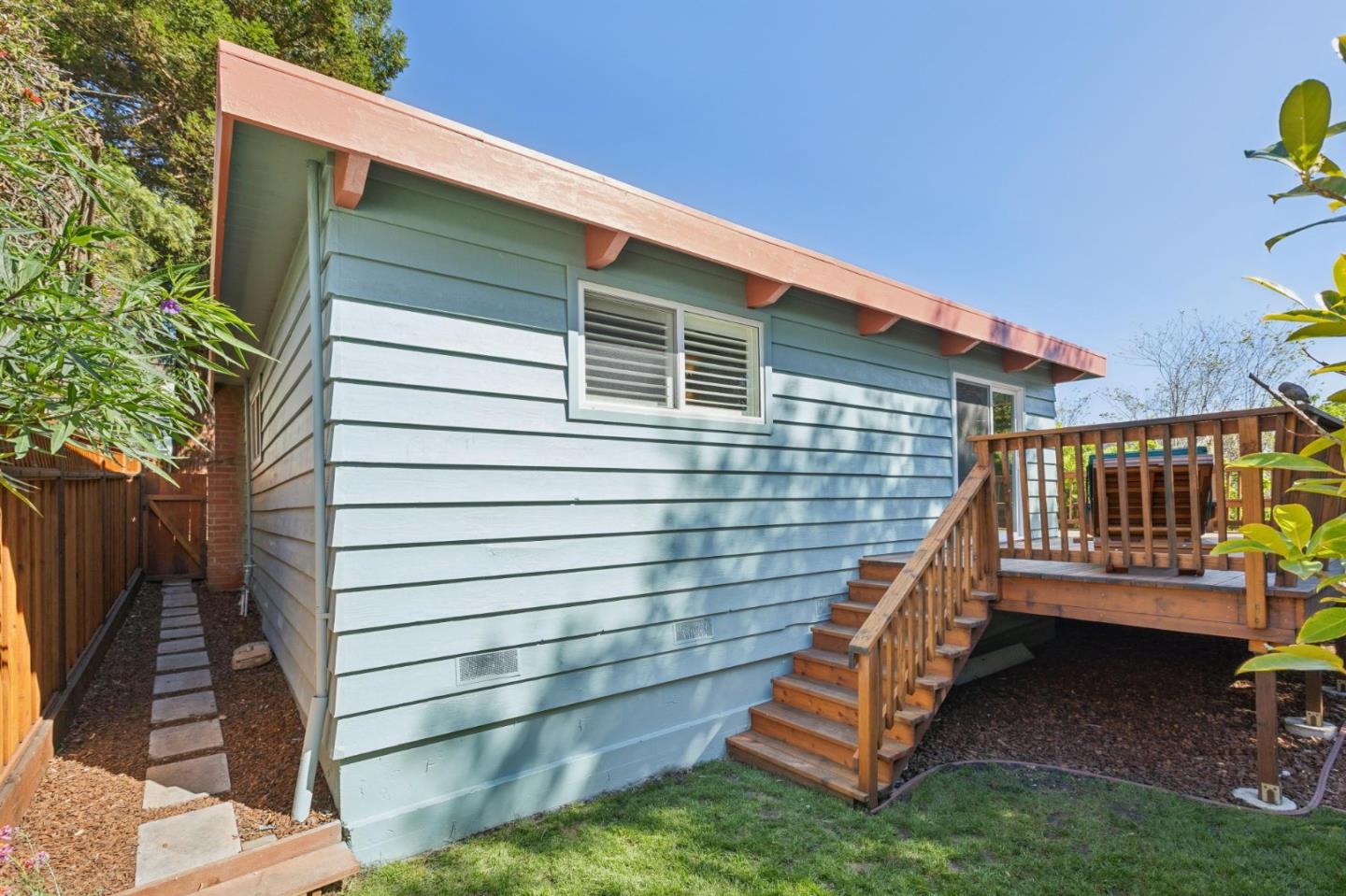 Detail Gallery Image 33 of 36 For 355 San Carlos Ave, El Granada,  CA 94018 - 3 Beds | 2 Baths