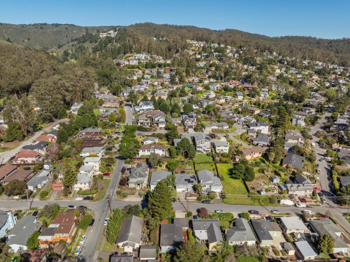 Detail Gallery Image 36 of 36 For 355 San Carlos Ave, El Granada,  CA 94018 - 3 Beds | 2 Baths